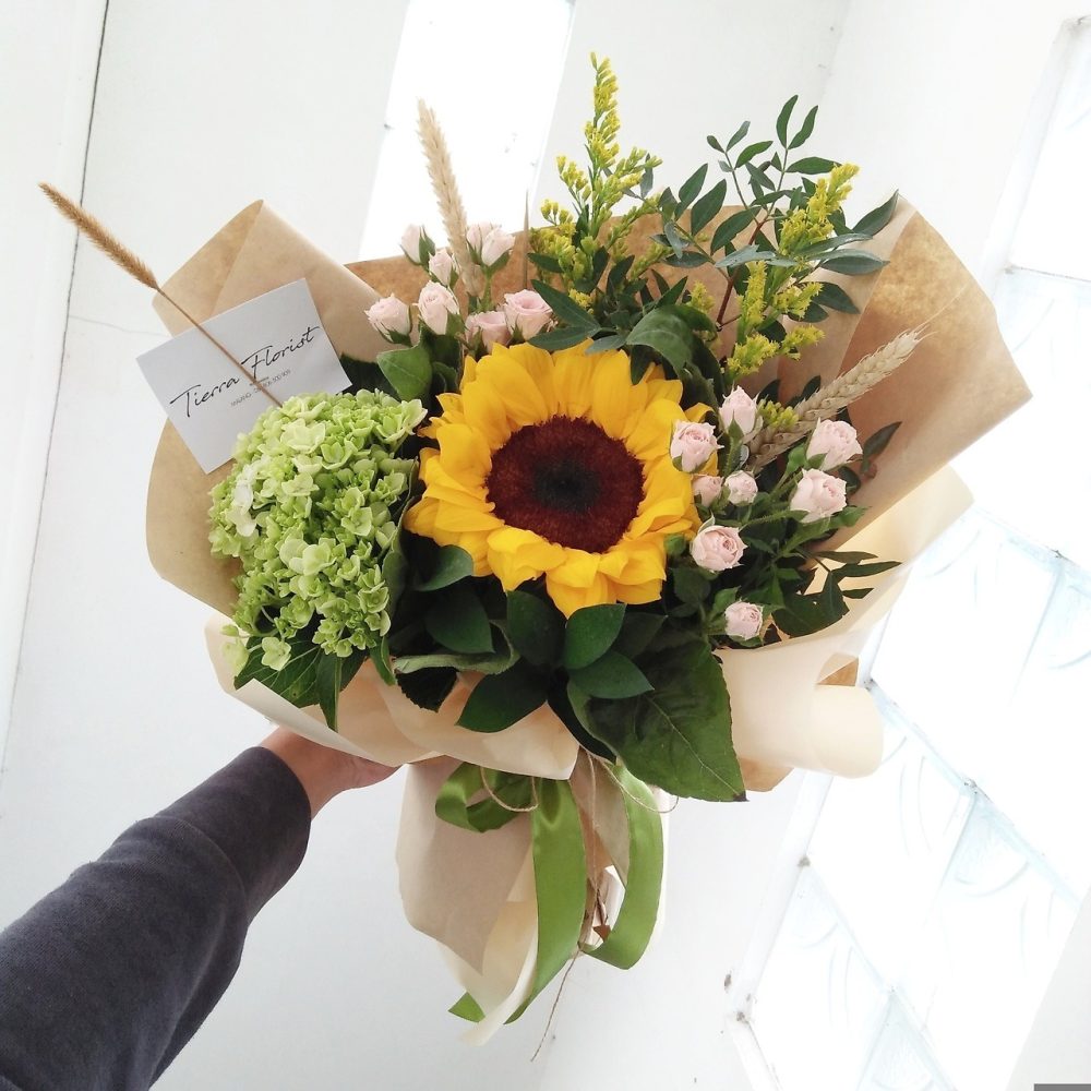 Tierra Florist Malang - Sun Flower Bouquet